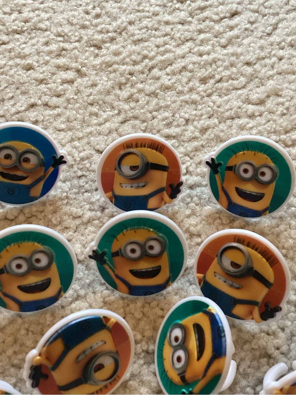 Brand New Minions Set of 67 Fun Cupcake Topper Rings
